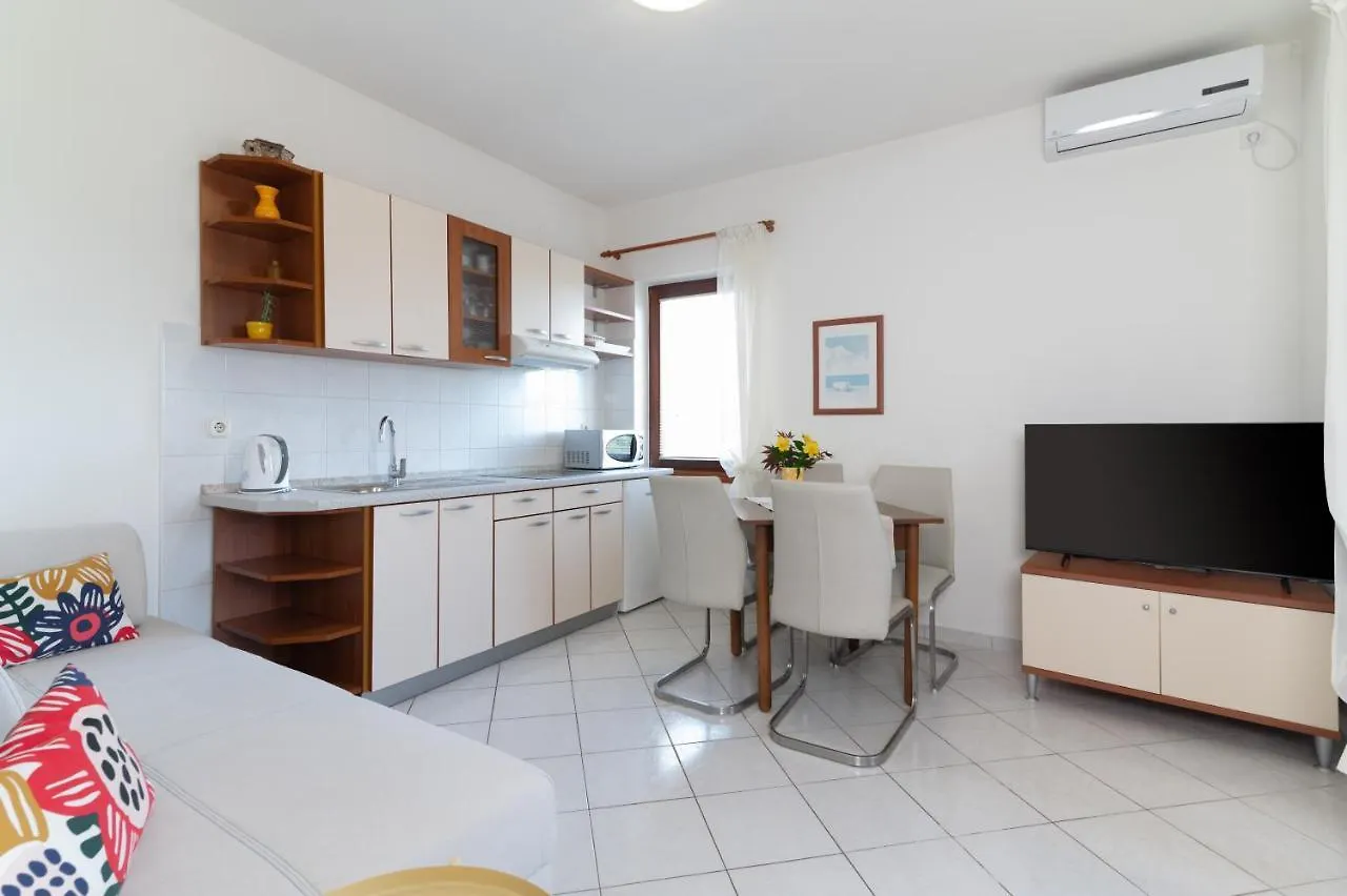 Apartments Rozelyn Ugljan Kroatië